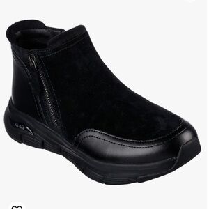 NWOT Skechers Women’s Arch Fit Black Suede Boots Bootie Size 11